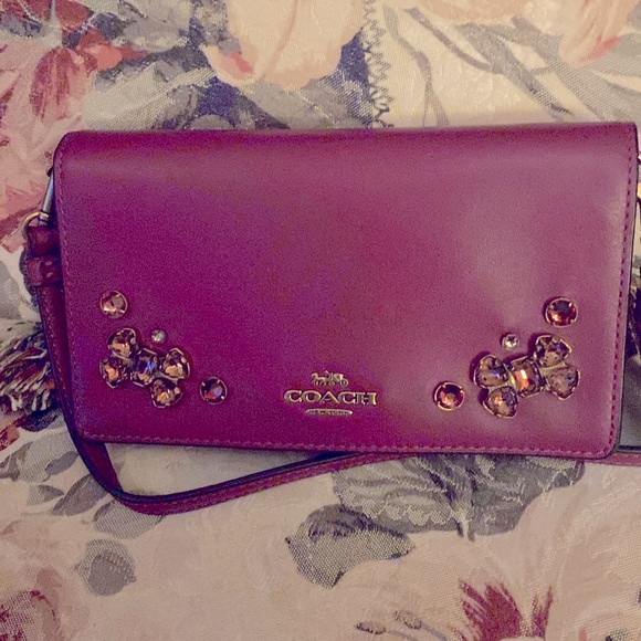 COACH CRYSTAL JEWELED CROSSBODY WALLET PHONE CASE NWT BURGUNDY LEATHER - Picture 3 of 9